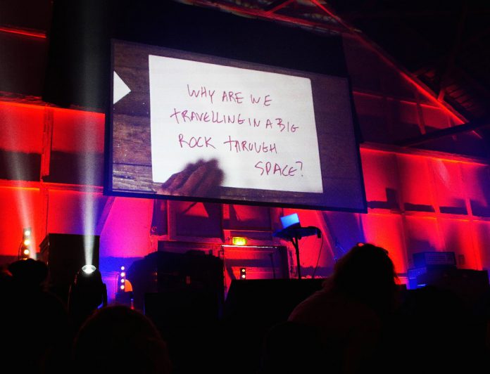 Von Populismus, Atem-Atomen und Zukunftsvisionen Vortrag/Show von Lawrence Krauss – DIE zentrale Frage (Bild: Dörte Sasse)